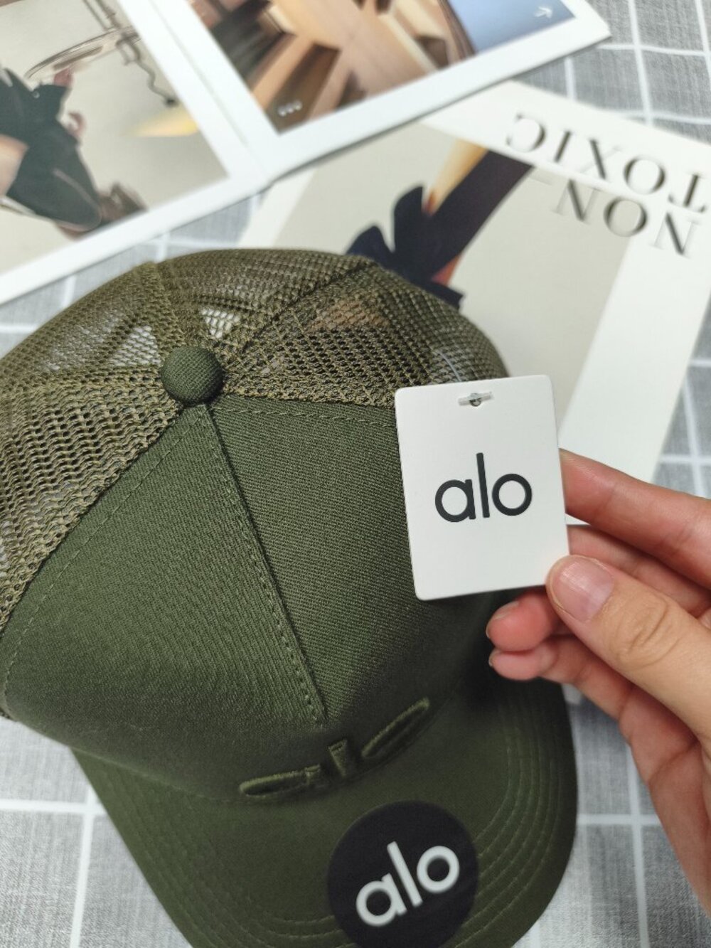 Unisex Alo Yoga District Trucker Hat Stealth Green NWT💚🍀 - Picture 6 of 6